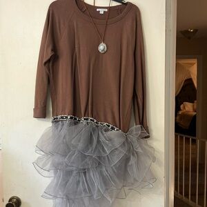 Sweater with tulle
